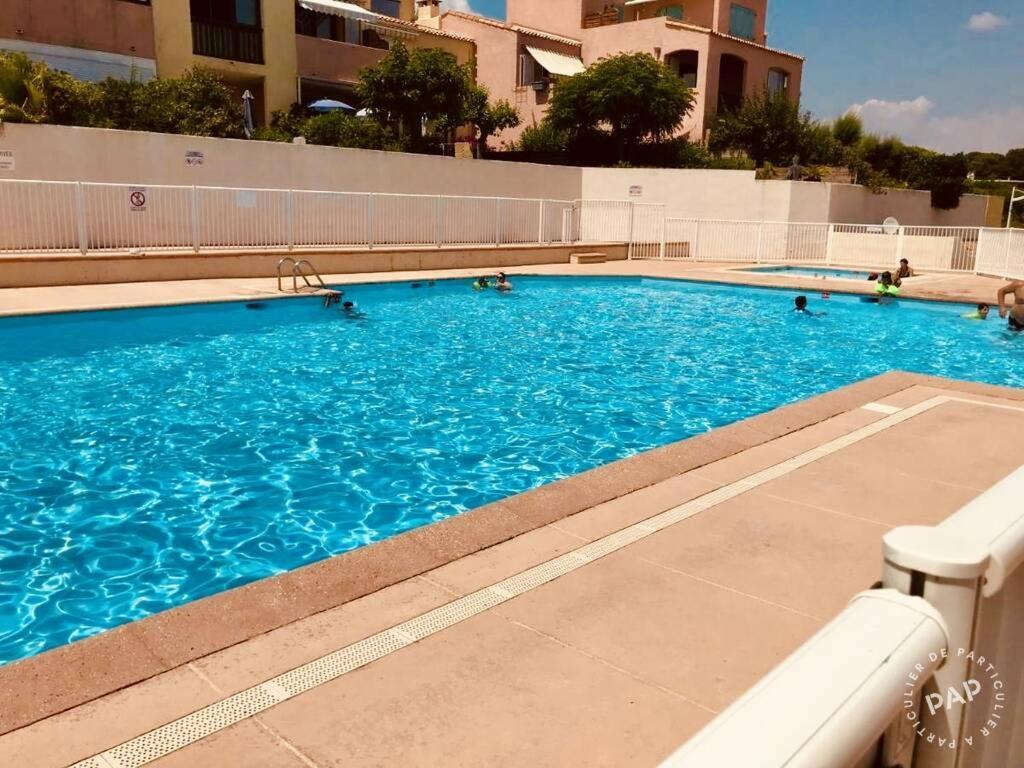 Vue Avec Piscine Et Terrain De Tennis Apartment Sausset-les-Pins